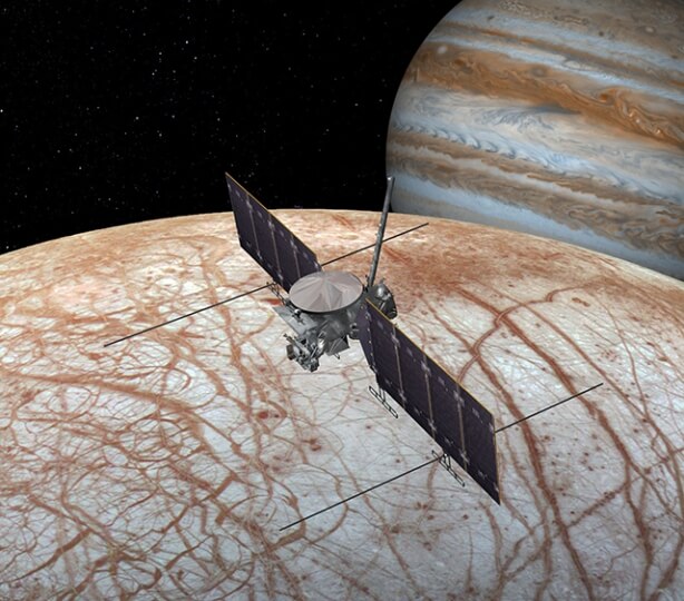 An artist rendering of the Europa Clipper spacecraft